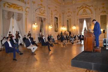 Conferencia de Héctor Suárez en la capital grancanaria/TA.